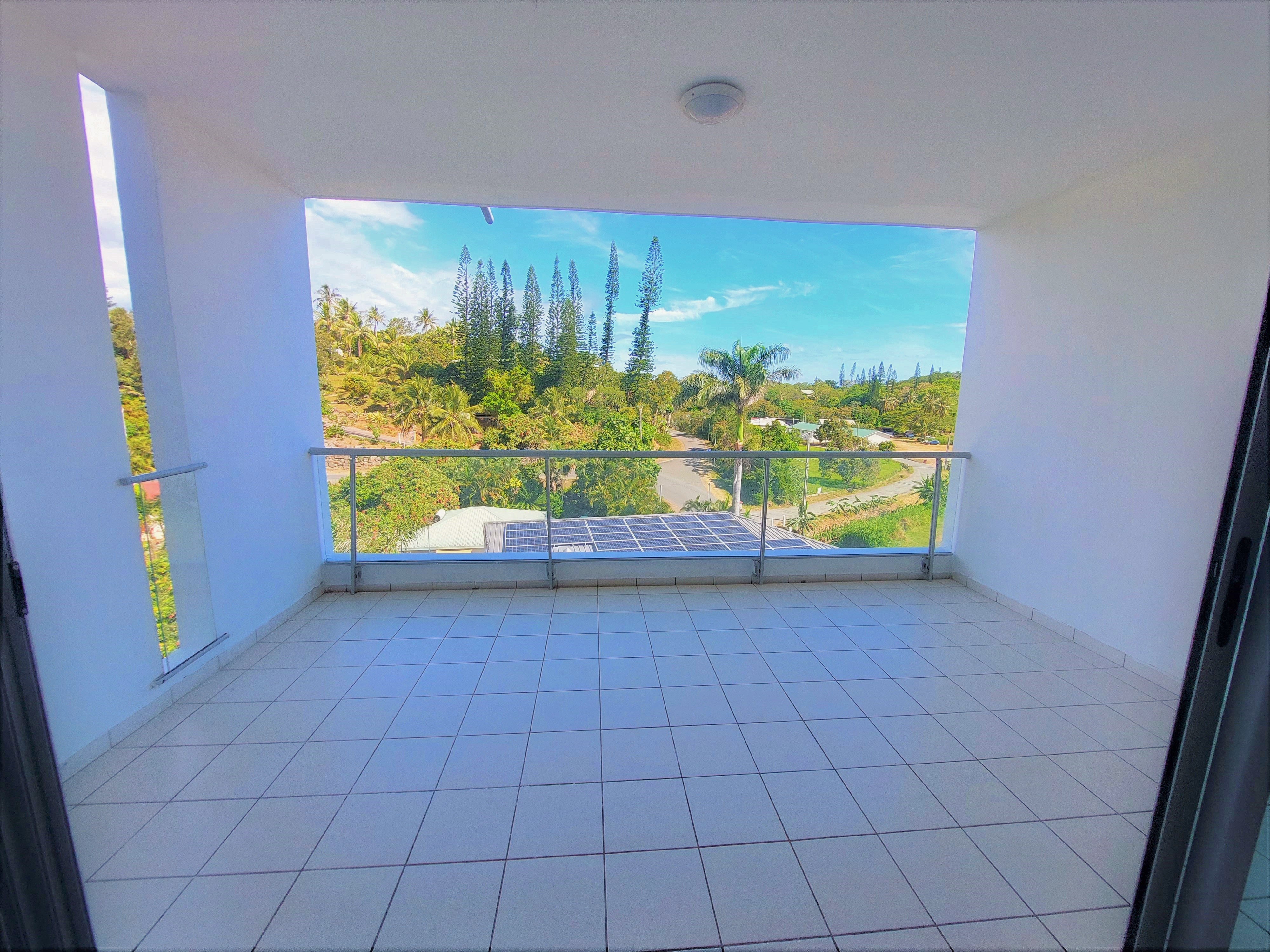 APPARTEMENT F2- BOULARI